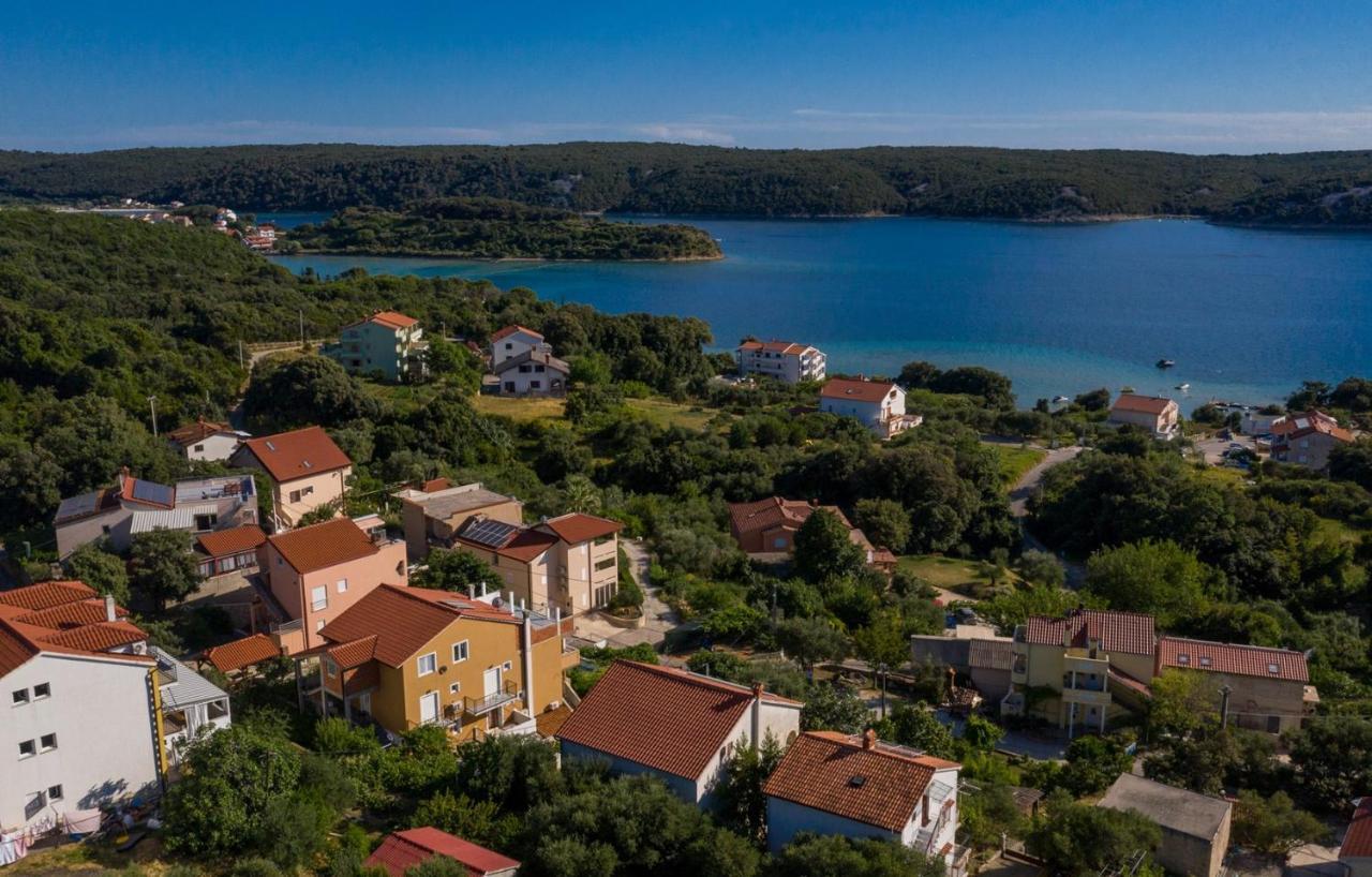 Apartments Makaus Supetarska Draga Rom bilde